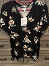 Lularoe Remi Vneck Tulip Sleeve Top Retail $38