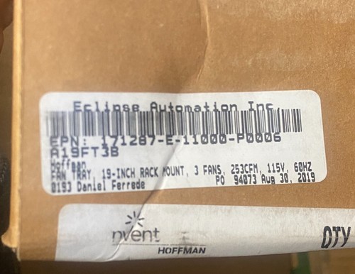 Bandeja de ventilador de rack Hoffman A19FT3B 19", 3 ventiladores, 300CFM 115 VAC, 45 W, 253 pies cúbicos/min - Imagen 3 de 3