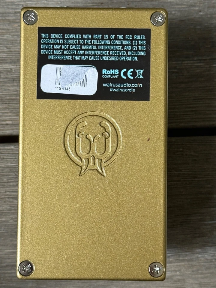 Walrus Audio Julia Chorus / Vibrato V2 ограниченный выпуск - Sweetwater 2021 - золотистый - Изображение 3 из 3