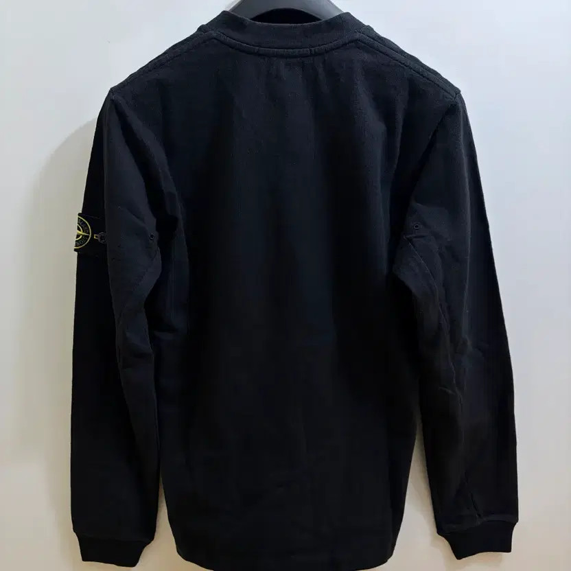 Stone Island Men's V-Neck Long Sleeve T-Shirt Black thumbnail 2