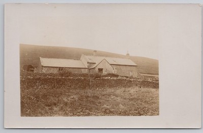 RPPC unbekanntes Bauernhaus Cottage ländliche Landschaft Edwardianisch