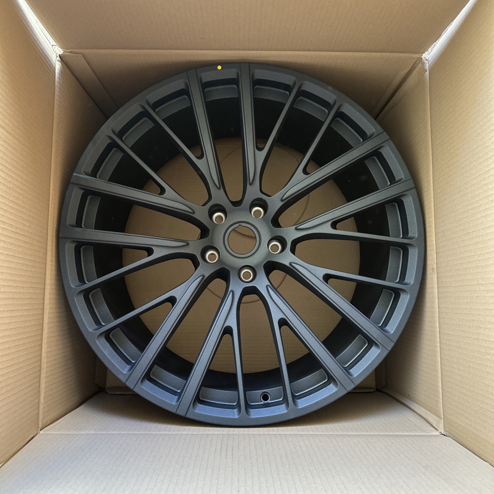 Aston Martin Rear Wheel NY83-9965G-KA Textured Black