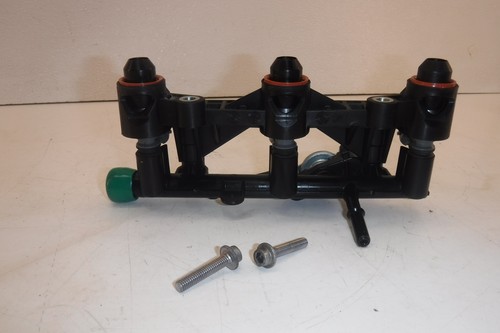 2016 yamaha fj09 MAIN FUEL INJECTORS rail set 4C8-13761-00-00 - Afbeelding 4 van 4