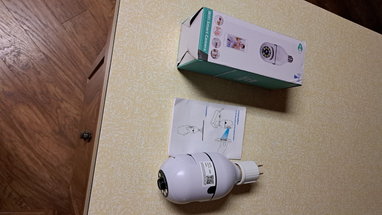 Security Camera 360° Light Bulb Camera with Night Vision Alarm 2-Way Audio Wifi-image