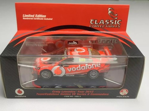 CLÁSICO 1/43 Holden VE Serie II Commodore-Craig Lowndes’ Año 2012 TeamVodafone - Imagen 9 de 10