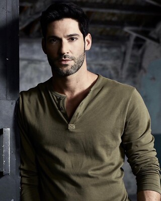 SEXY TOM ELLIS 8x10 PHOTO *
