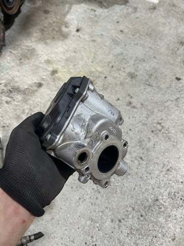 AGR Ventil Mercedes Benz Abgasrückführungsventil Abgasrückführung A6511400160