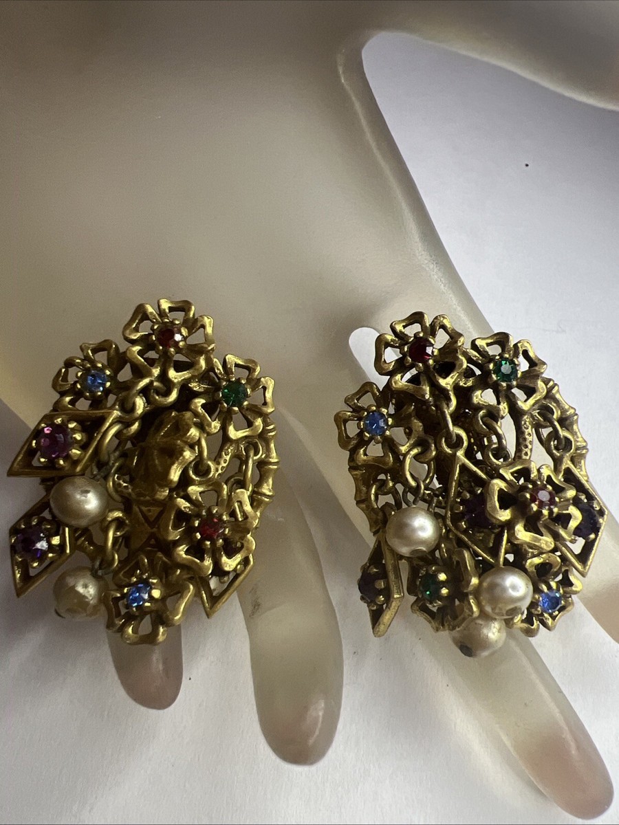 Vintage Art Signed Arthur Pepper Gold Tone Rhinestone Clip On