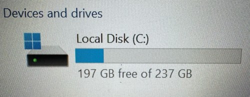 DELL 5738 2 IN 1 LAPTOP - INTEL i3-7100U@2.40GHz - 250GB SSD - 8GB RAM - WIN 11 - Picture 10 of 11
