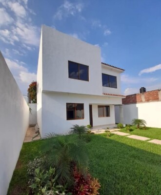 CASA SOLA EN VENTA EN CUERNAVACA MOR