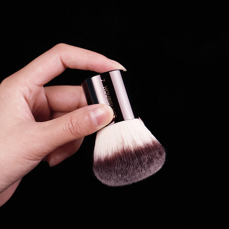 HOURGLASS Finishing Brush No.7 Kabuki Powder Blush Bronzer Brush NEW - Image 4 of 4