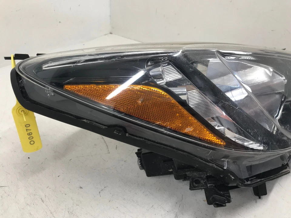 Faro derecho derecho dañado Toyota Yaris sedán Scion iA 16-2020 81130WB001 OEM Foto 4 de 4