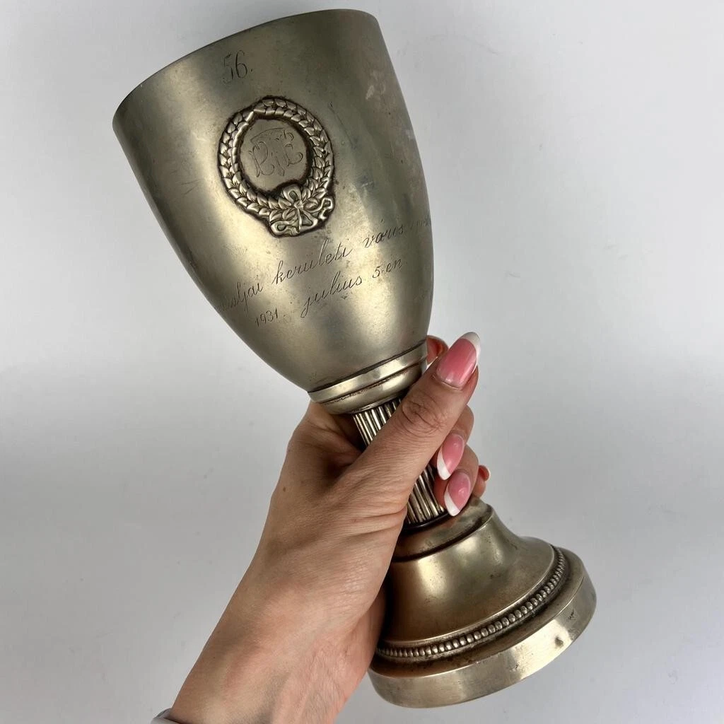 Metal athletic cup deals