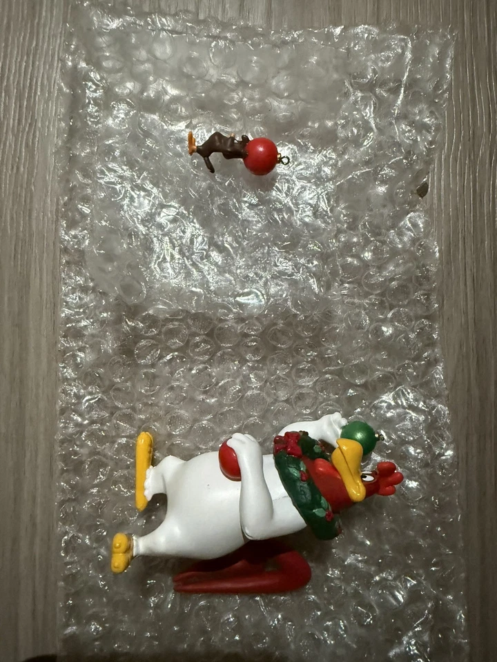 Hallmark Keepsake Ornament Looney Tunes Foghorn Leghorn and Henery Hawk 1996 NEW - Image 3 of 4