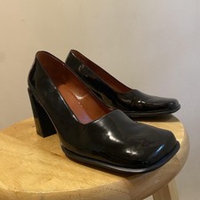 Vintage shiny patent leather Black Nine West pumps