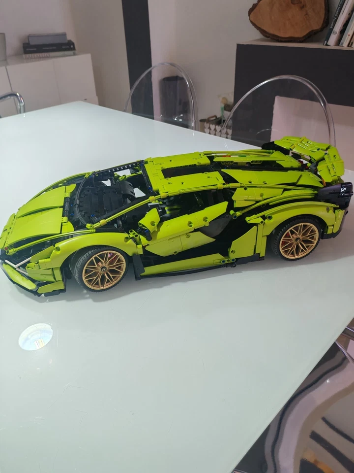 LEGO Technic 42115 Lamborghini Sián FKP 37, foto 1 di 5