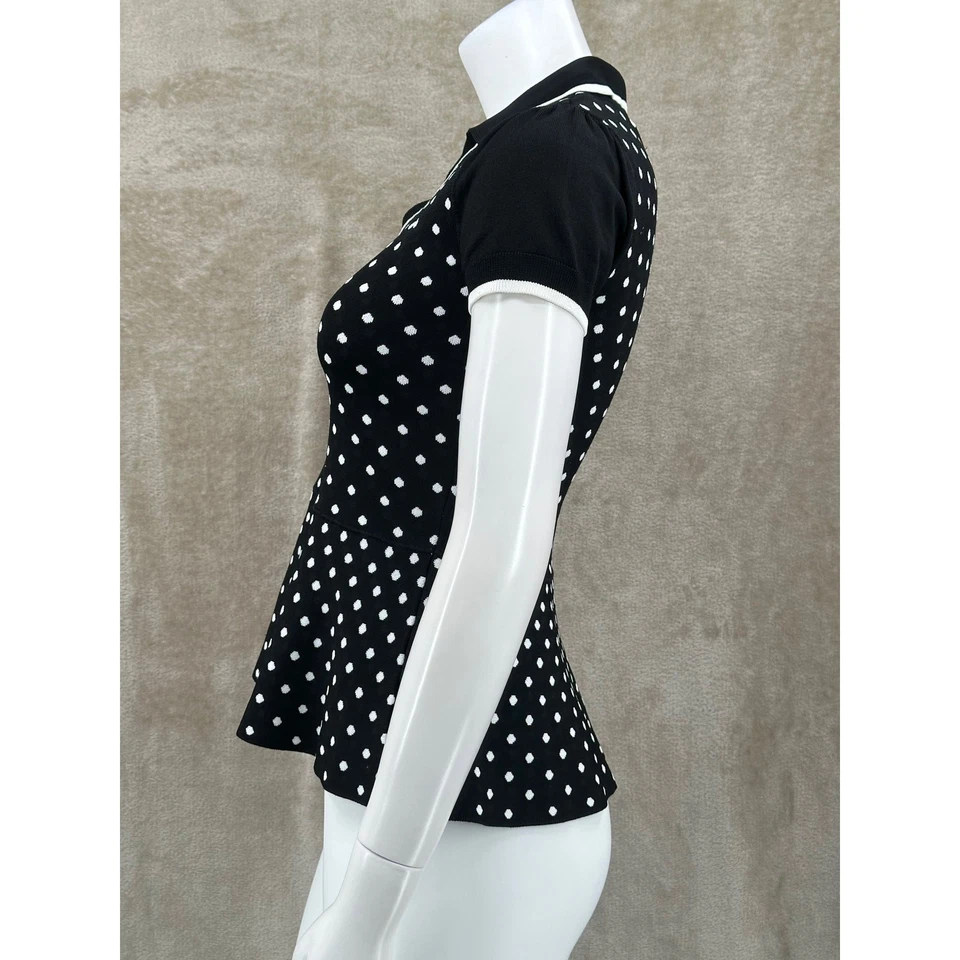 Elle Top Feminino XS Preto Branco Malha Bolinhas Peplum Decote V Escritório Trabalho Preppy - Imagem 4 de 4