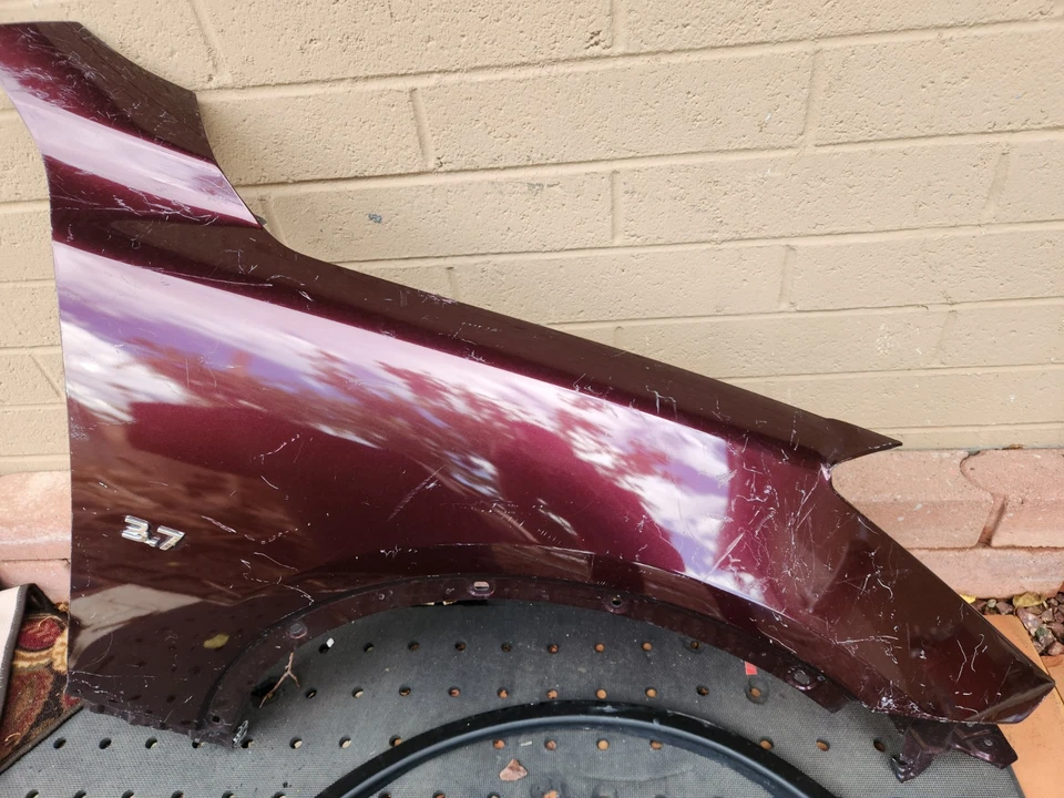 Guardabarros delantero derecho Infiniti Ex35 Ex37 QX50 2008-2017 OEM usado Foto 3 de 3