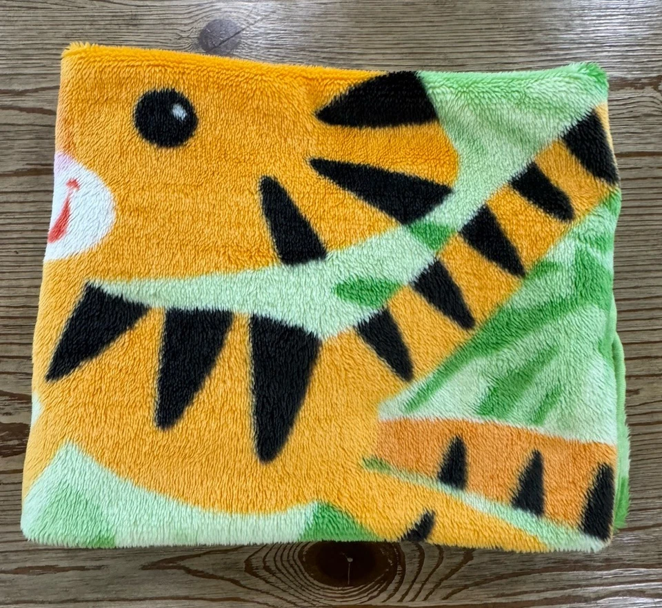 Vintage Fisher Price Tiger Baby Blanket Plush Fleece Rainforest Jungle Green - Image 4 of 4