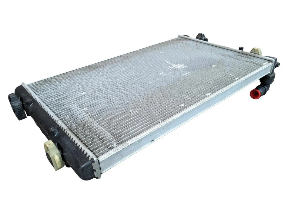 2002-2004 -- Volkswagen Golf GTI Jetta -- Radiador principal 2,8 L 3,2 L 1J0121253S Foto 3 de 4