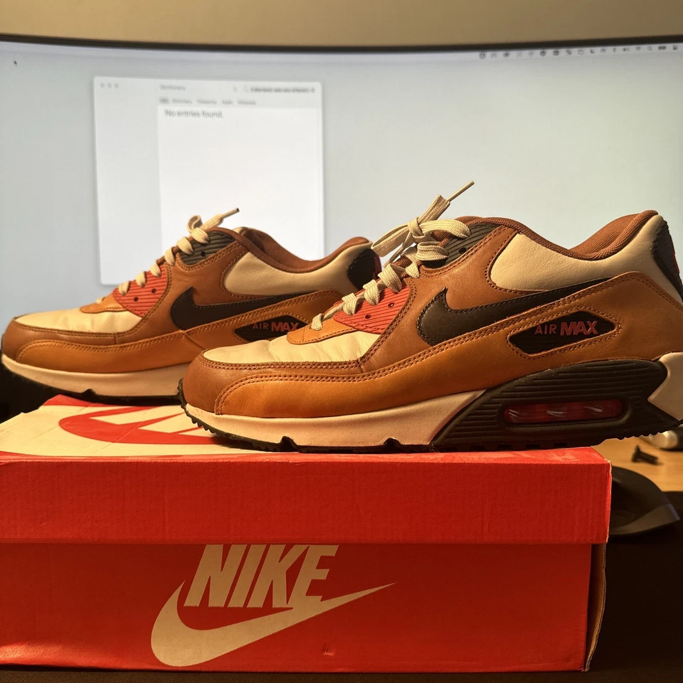 Size UK 11 - Nike Air Max 90 Escape - 718303-002 *good condition *, photo 1 of 5