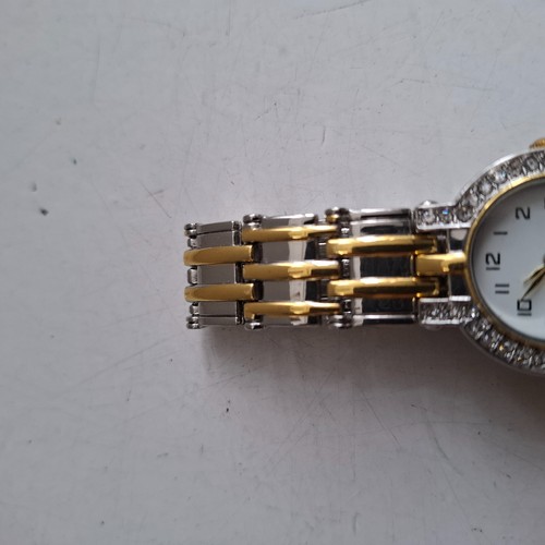 Quarzuhr - Gold / Silber Armband, weißes Zifferblatt, silberne Lünette mit Edelsteindetail - Bild 2 von 7