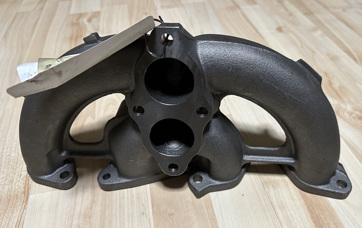 Auspuffkrümer, Abgaskrümmer Mercedes A1021423301 G-Klasse M102  