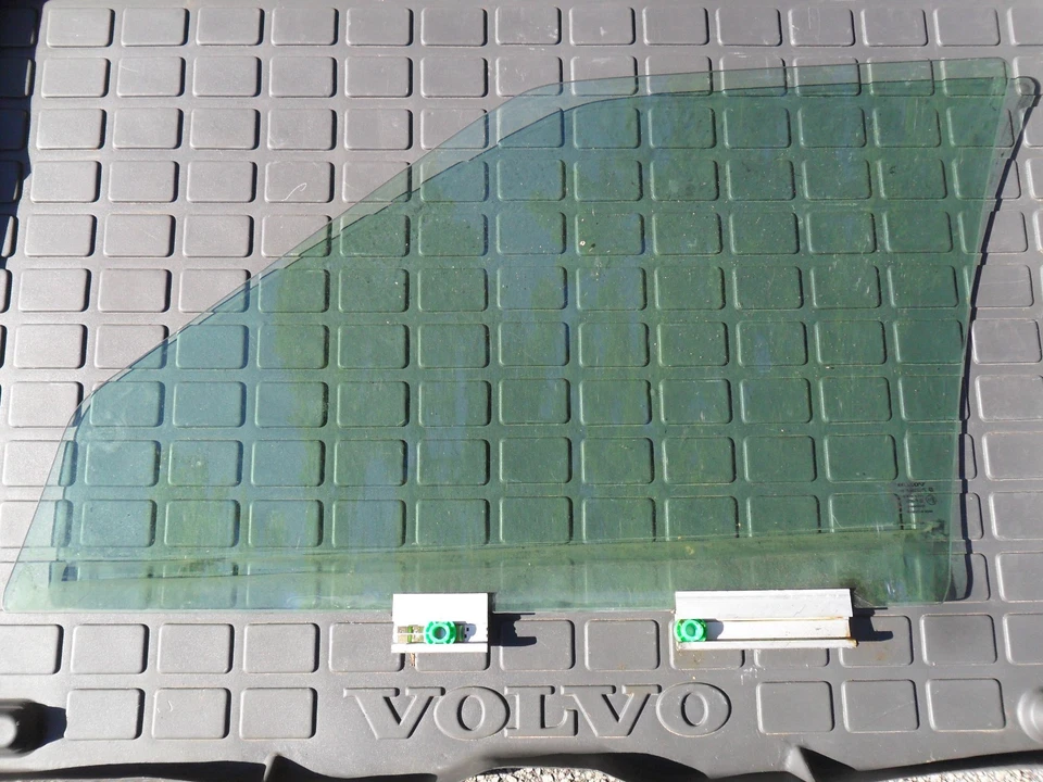 Стекло передней двери для правого пассажира Volvo S70 V70 V70R 850 850R 9190070 - Изображение 2 из 4