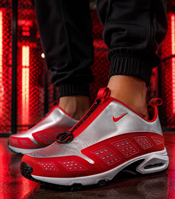 Nike Air Max Sunder (SNDR, IH3988-001) Women s 9 Silver/Fusion Red Athletic Shoe