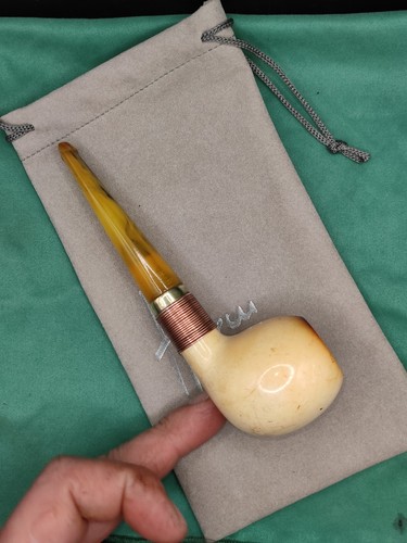 Meerschaumpfeife mit Metalldekor