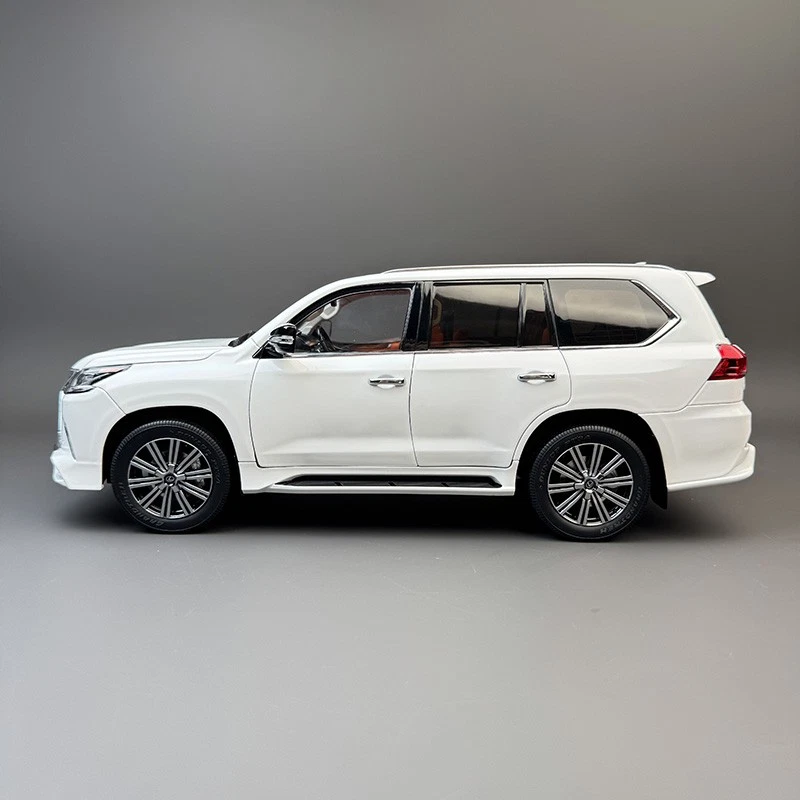 LCD 1:18 Lexus LX570 vehículo todoterreno SUV Lexus aleación modelo de coche colección de regalo Foto 2 de 4