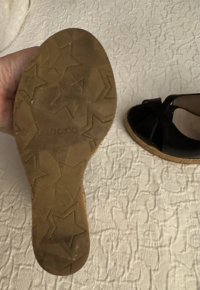 Sandalias Jimmy Choo de cuero negro y corcho con cuña punta abierta, talla 37,5 M Foto 3 de 4