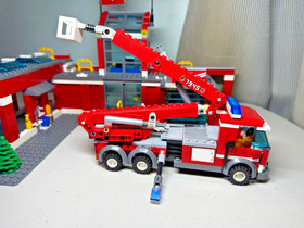 LEGO 7945 - City: Fire Station - 2007 - Retired - 98% Complete