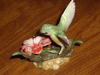 VINTAGE RUBY THROATED HUMMINGBIRD W/ FLOWERS PORCELAIN FIGURINE 3.5 IN TALL 1989 — photo 4