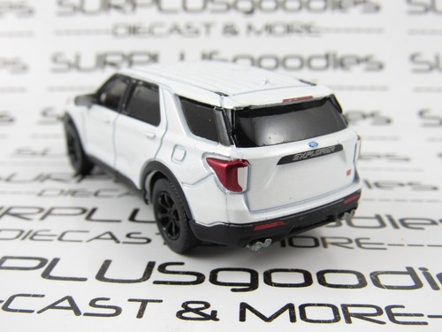 2022 Greenlight 1:64 LOOSE Showroom Floor R1: White 2022 FORD EXPLORER ST SUV - Picture 2 of 7