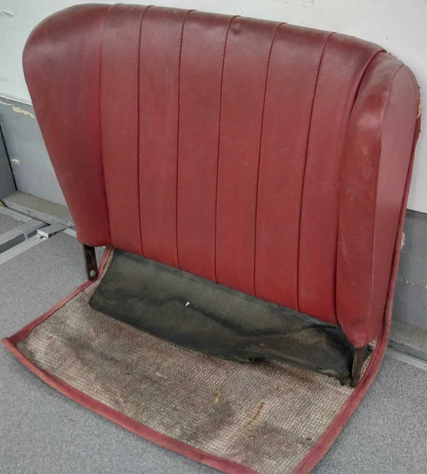 MUY BONITO USADO ORIGINAL GENUINO PORSCHE 356B CUPÉ ASIENTO TRASERO DERECHO TRASERO ROJO 9 Foto 3 de 4