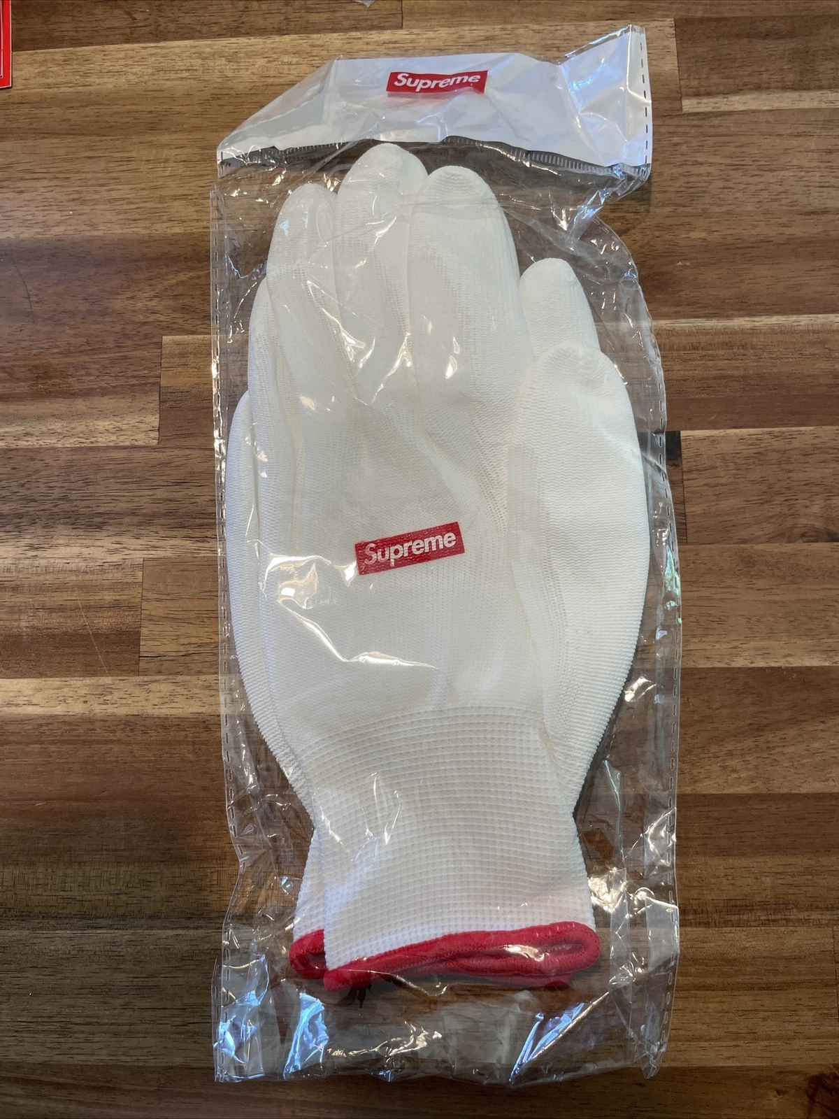 NEW AUTHENTIC Supreme FW20 White Rubberized Gloves