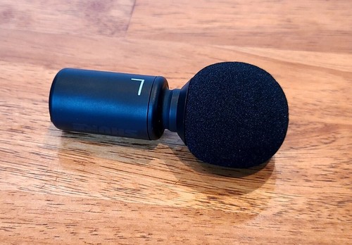 Shure MV88+ Microphone with Windscreen, 2 Cables and Storage Case - Picture 5 of 10