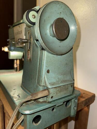 1960s Singer Spartan Sewing Machine 327K with case, Foot Pedal+Cord Made In UK - Picture 3 of 8