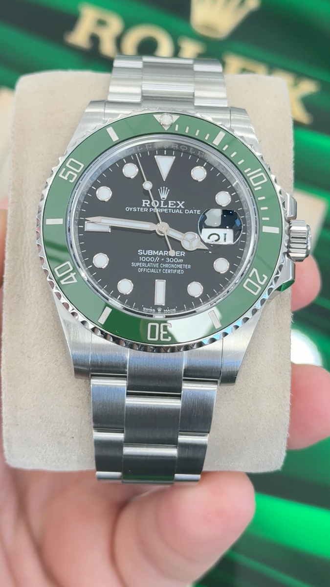 Rolex Submariner Date 126610LV 41mm Green Ceramic Bezel Watch Box