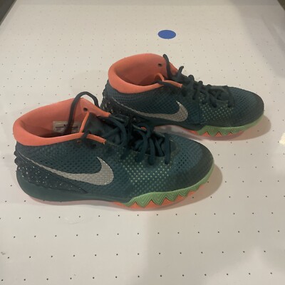 Nike Kyrie 1.  Flytrap   size 6.5