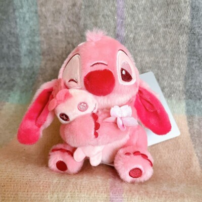 ディズニーストア　2024 スティッチ　さくら　ぬいぐるみ スティッチ ぬいぐるみ SAKURA（税込3800円） - プーさんやベイ