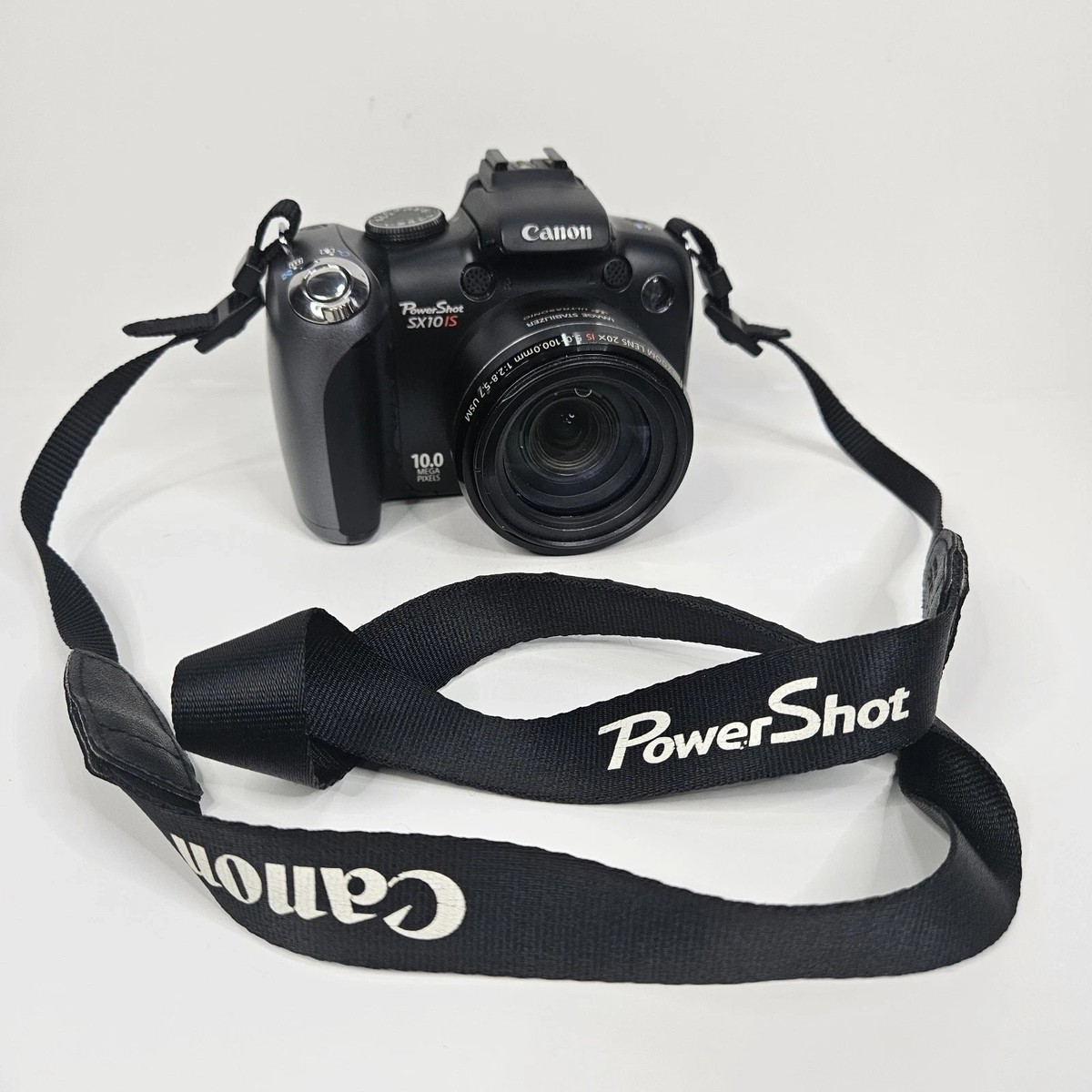 Canon PowerShot SX10 IS 本体 Canon Powershot SX10 IS 10MP Digital Camera with 20x Wide