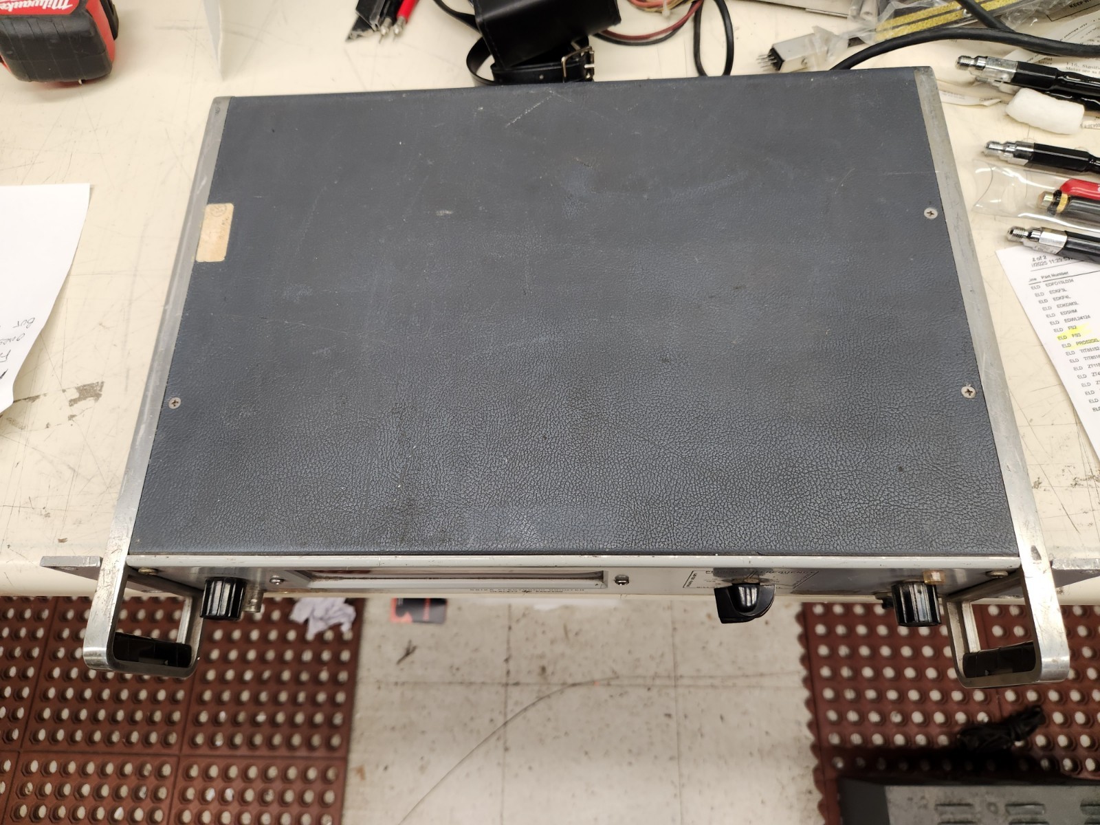 HP 5512A Electronic Counter, WORKING, NIXIE TUBES BRIGHT AND LOOK GOOD.