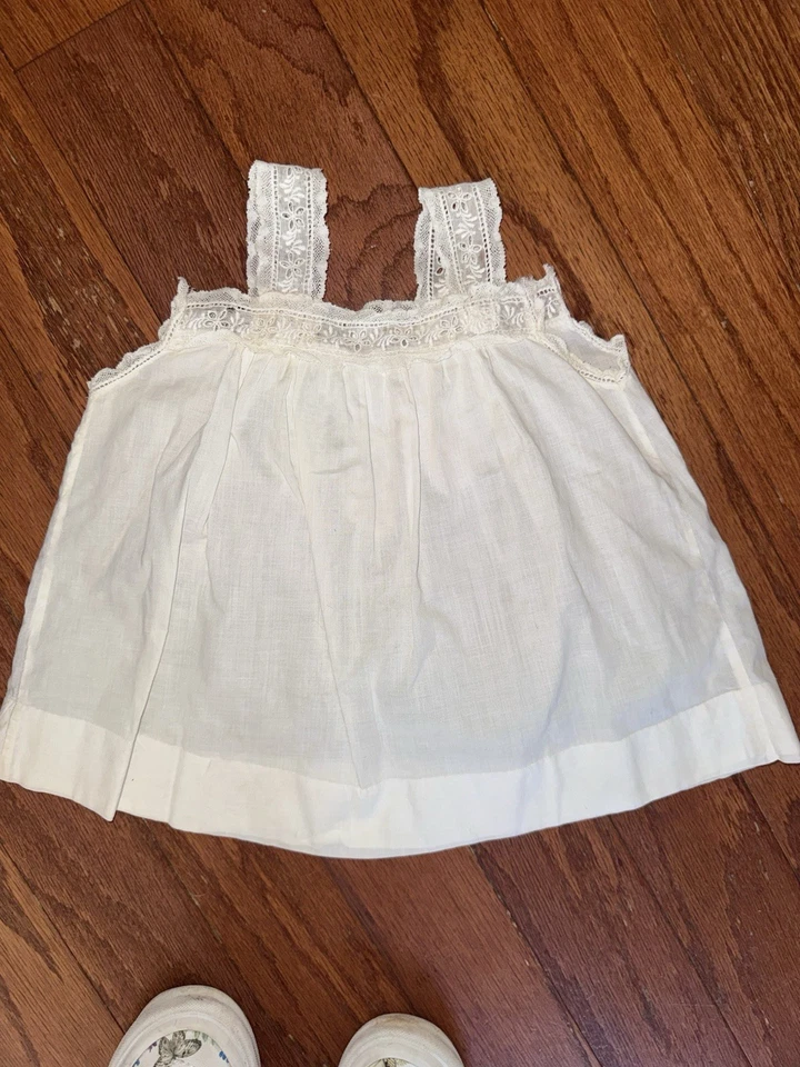 Camisola infantil eduardiana vintage de encaje de algodón antigua de 1900 hecha a mano Foto 4 de 4