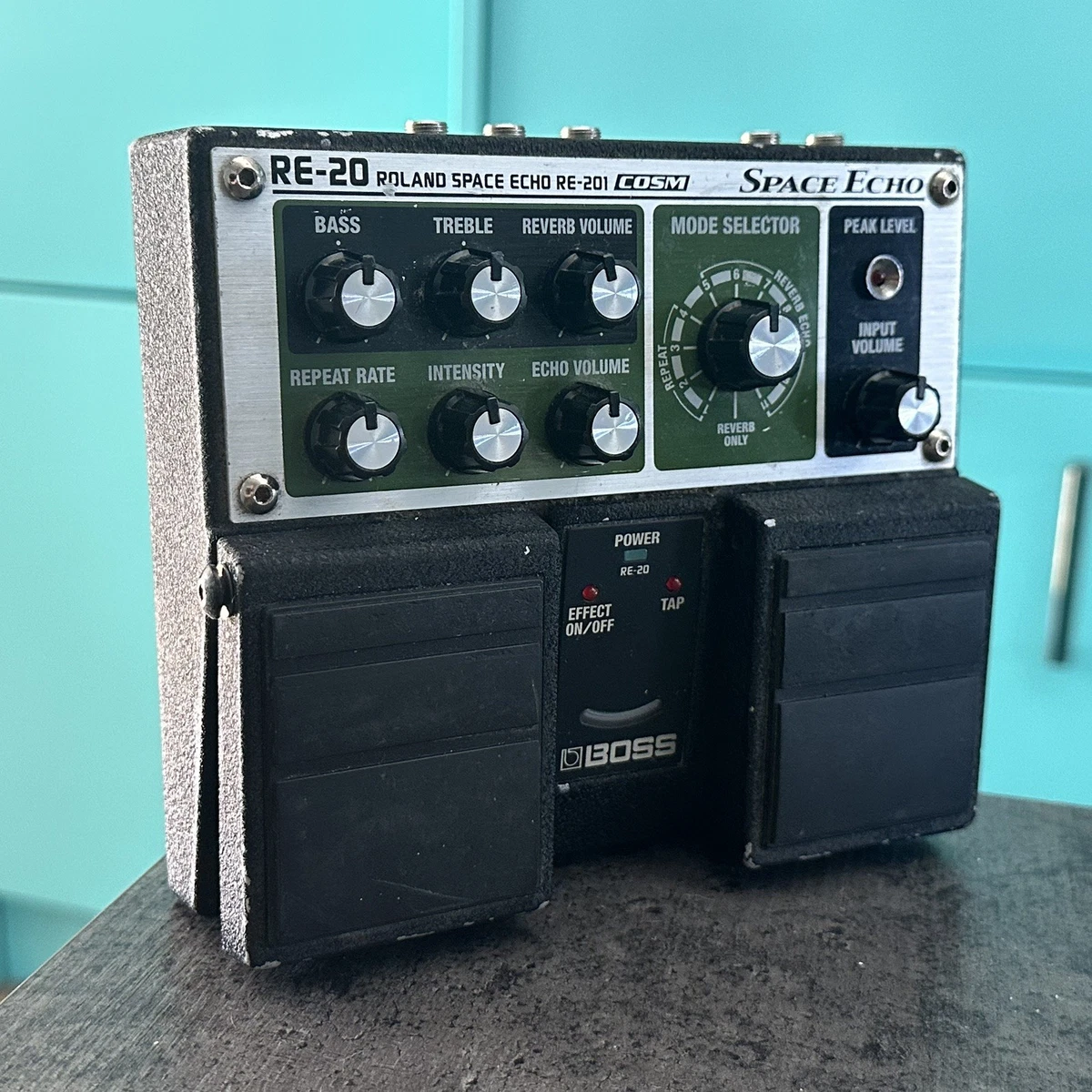 Boss RE-20 Roland Space Tape Echo RE-201 Delay Reverb Guitar Effects Twin Pedal