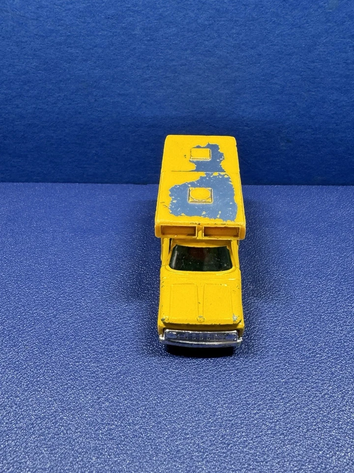 复古 Husky 黄色 1963 年福特 F350 Camper HO 压铸/塑料 20 世纪 60 年代房车卡车 — 第 2/4 张图片