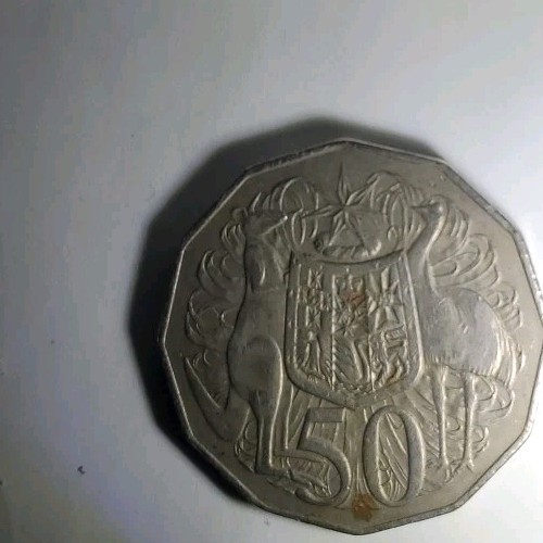 1981 ELIZABETH II AUSTRALIA 50c COIN ☆RARE☆ PEICE OF HISTORY ☆ - Picture 5 of 6