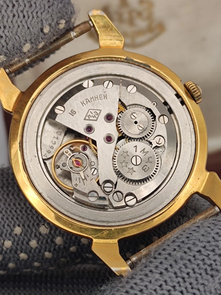 Relógio de pulso masculino Poljot Kirovskie vintage URSS raro com caixa folheada a ouro - Imagem 2 de 4