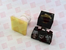 SIEMENS 3SB3304-6AA30 / 3SB33046AA30 (NEW IN BOX)